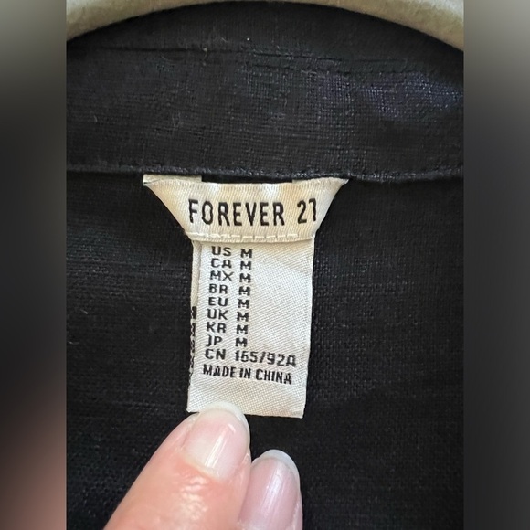 Forever 21 100% linen collared jacket with pocket in black. Size M - Picture 7 of 8